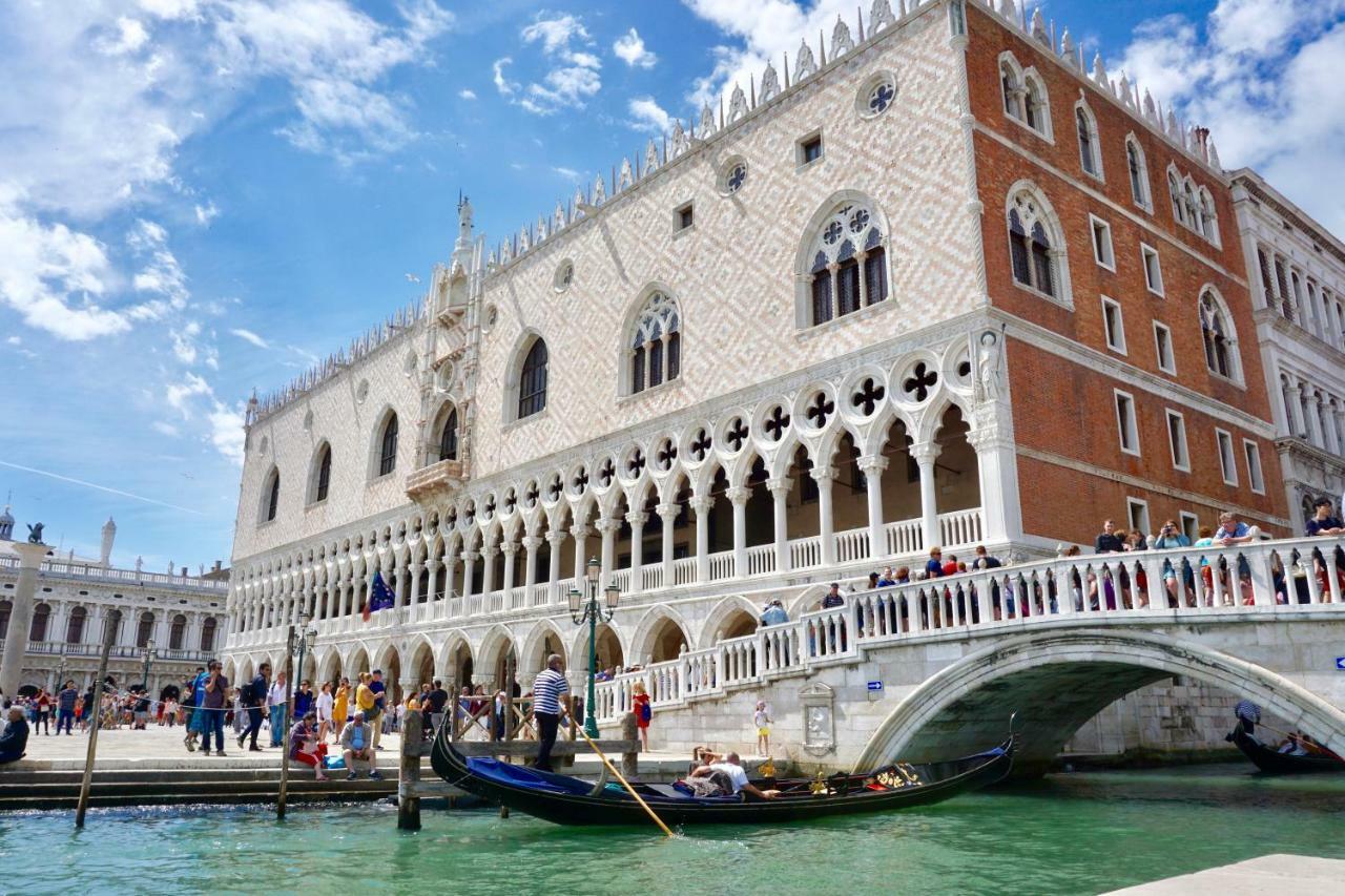 Veneziacentopercento Alle Ancore Apartment Exterior photo